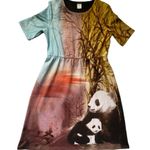 TREU Pandas Scenery Elastic Waist Women’s Dress
Size XL
95% Polyester 5% Spandex Photo 1