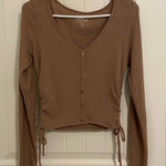 Hollister EUC women’s tan knit baby tee v-neck ruched crop long sleeve top Photo 0