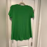 LuLaRoe  Size XS Kelly Green Scoop Neck Round Hem Short Sleeve Tee Shirt Top Photo 5