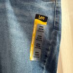 Lee Legendary Style Bermuda Shorts NWT Sz 22W. 7030 Photo 2