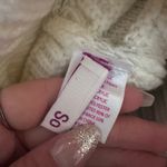 SO  Beanie Pom Photo 2