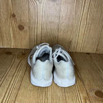 Nike  zoom winflo 5 in white
Women’s size 8
Needs a cleaning Photo 2