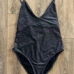 Love & Sports Amalfi Women’s Metallic V Photo 2