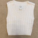 Abercrombie & Fitch Sweater Vest Photo 0