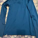 Lululemon  Embossed Pattern Long Sleeve 6 Photo 1