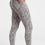 Athleta Salutation Stash Pocket II 7/8 Textured Tight in Moonflower Black Size L Photo 0