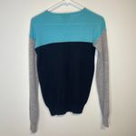 AQUA 100% Cashmere Knit Crewneck Color-Block Teal Navy Gray Sweater Size Small Photo 2