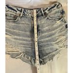 American Eagle  Comfort Stretch Tom Girl Distressed Light Wash Jean Shorts Sz 4 Photo 2