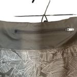 Athleta Gray Leaf Tropical Print Stash Pocket Athletic Running Shorts Women Sz S Photo 6