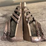 Baretraps Wear Ever by  Fenma Metallic Strappy Sandals Women’s Size 7 Photo 7