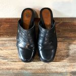 Earth Origins Like new hardly worn  Layla leather slip on mules. Sz 9 Photo 2