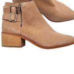 Excellent Bleecker & Bond Women’s Georgia Bootie Size 7M Suede Ankle Boots Tan Photo 3