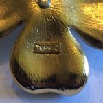 Trifari  Crown Vintage White Enamel & Gold Tone Dogwood Flower Brooch Pin Photo 5