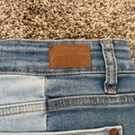 Judy Blue Women’s  Two Toned Bessie Color Block Frayed Shorts Size L Photo 4