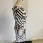 Monteau Tapered T-Shirt Dress - Large Photo 3