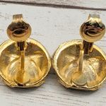 Vintage Clip On Earrings Photo 4