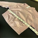None Seamless cropped yoga top, blush pink, stretchy, long sleeve w. thumbholes, S Photo 7