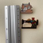Set Of 2pcVintage Style Sewing Machine Brooch Color Design Badge‎ Black Photo 0