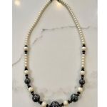 Vintage B/White beaded Necklace Black Photo 1