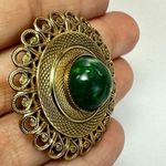 Gold tone ornate green stone scarf clip Photo 3