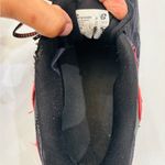 New Balance 410 V6 Trail Running Women's Sneakers in Black and Neon Pink size 10 Photo 1