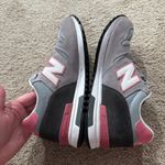 New Balance  565 Suede Gray & Pink Athletic Sneakers Women’s Size 8 Running Shoes Photo 5
