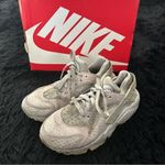 Nike  Huarache activewear lace up shoes sneakers women’s 8 Photo 1
