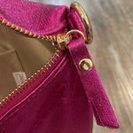 Pink metallic leather waist bag with removable strap Photo 11