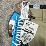 Kuhl NWT  Women’s Moda Shorts 9” Mid Rise Outdoor Hiking Camping in Khaki 8 Photo 10