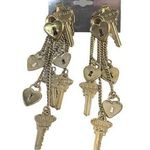 NWT 4" Light Gold Tone Key and Heart Locket Chain Dangle Earrings Photo 0