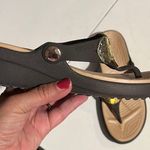 Crocs  Women's Brown and Gold Sandals size 6 vacation, summer, beach Photo 3