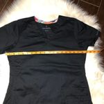 Vera Bradley  Signature Maya V-Neck Scrub Top small Photo 5