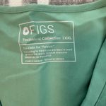 FIGS Casma Stub Shirt Photo 2