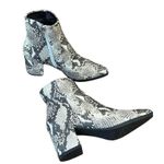 Madden Girl  Rapid Sock Booties Snake-Skin Booties, Size 7.5 Photo 9