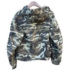 Love Tree  women's medium cropped camouflage jacket lined with fleece Photo 1