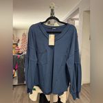 Elegant Navy V Photo 4