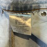 Pink Lily  Light Wash Denim Frayed Shorts Women’s Size 31 Mid Rise 3” Inseam Photo 2