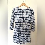 Aeropostale Aeropostal Navy and White Tie-Dye Romper Women’s Sz Medium 3/4 Sleeve V-neck Photo 6