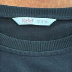 Romwe Black and Red Crewneck Sweater with Graphic Design size M Photo 2