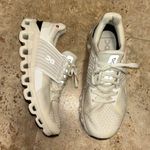 on cloud Running Shoes Photo 0