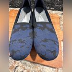 Clarks Size 10 Carly Navy Camo Knit Dream Loafer Blue Photo 4