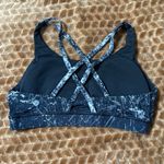 Lululemon  Energy Sports Gym Yoga Bra Medium Support Black White Alouette 8 Photo 3
