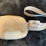 Lululemon Everywhere Fleece Belt Bag Photo 0