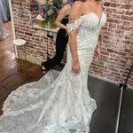 Elegant Lace Off Photo 7