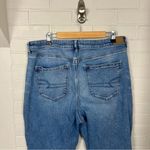 American Eagle  Distressed Knee Mom Jeans Size 18 Long Photo 8