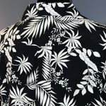 C&C California Size M Floral Button Down Photo 8