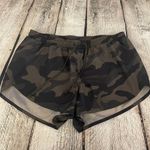 Old Navy Women’s camouflage lined shorts Small Photo 0