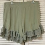 VERO MODA  Juna High Waisted Eyelet Shorts - size Large - VGUC Photo 0