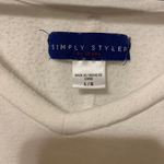 simply styled White V Neck Shirt Photo 1