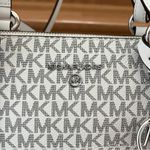 Michael Kors Sullivan Signature Logo Small Top Zip Tote Bag In Optic White Photo 4